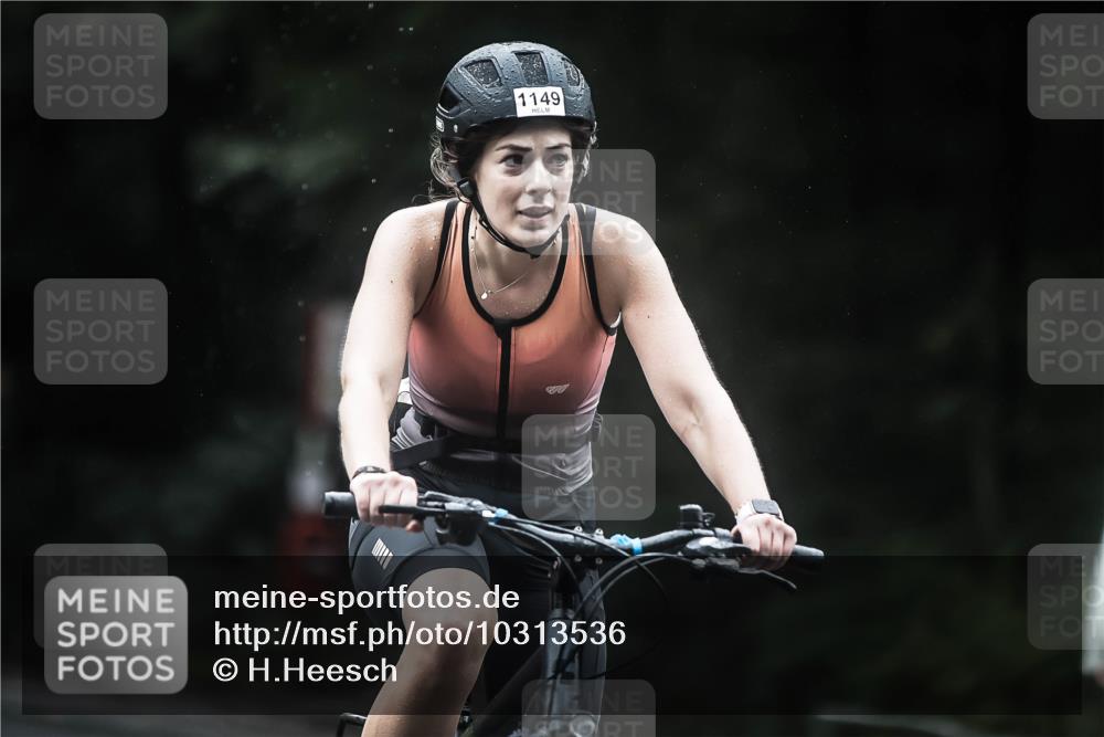 13.09.2026 - Stadtparktriathlon H.Heesch http://msf.ph/oto/10313536 13.09.2026 12:55:27 Radfahren 1098, 1149, 1269 meine-sportfotos.de