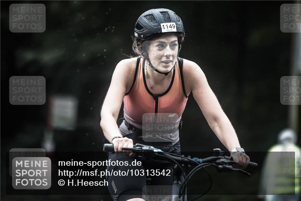 13.09.2026 - Stadtparktriathlon H.Heesch http://msf.ph/oto/10313542 13.09.2026 12:55:27 Radfahren 1098, 1149, 1269 meine-sportfotos.de