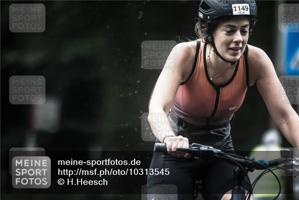 13.09.2026 - Stadtparktriathlon H.Heesch http://msf.ph/oto/10313545 13.09.2026 12:55:27 Radfahren 1098, 1149, 1269 meine-sportfotos.de