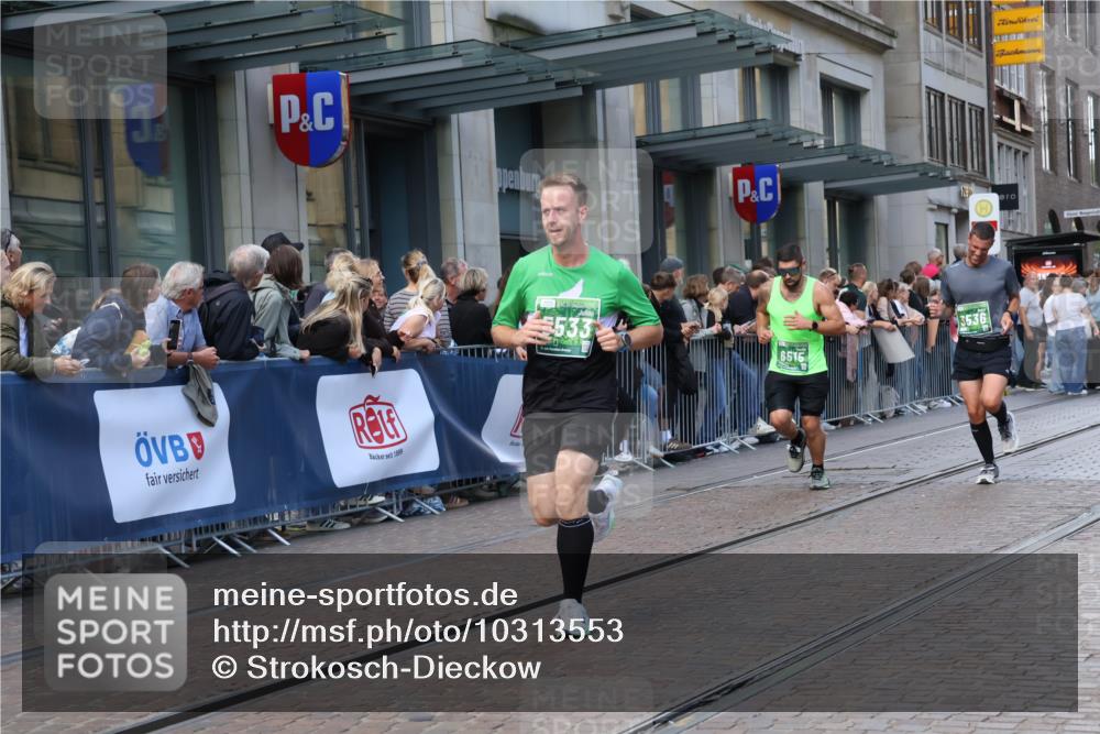 13.09.2026 - 21. swb-Marathon Bremen Strokosch-Dieckow http://msf.ph/oto/10313553 13.09.2026 13:15:25 Ziel 982, 1033, 1445, 2733, 3119, 3346, 3422, 3536, 3689, 3836, 3991, 4212, 4573, 4653, 5474, 5533, 5588, 6162, 6481, 6515, 7203, 7992, 9029, 9122, 9391, 9475, 9777, 13149, 13249, 1664, 3357, 3743, 4111, 4382, 4646, 4663, 4992, 5003, 5149, 5385, 6011, 6351, 6526, 6773, 6902, 7291, 7346, 7432, 7497, 7515, 7717, 7730, 8086, 8254, 8255, 9253, 9338, 9363, 9483, 13137, 13139 meine-sportfotos.de