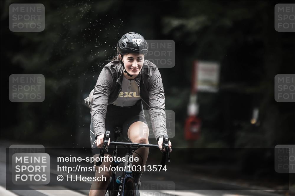 13.09.2026 - Stadtparktriathlon H.Heesch http://msf.ph/oto/10313574 13.09.2026 12:55:36 Radfahren 1133, 1235 meine-sportfotos.de