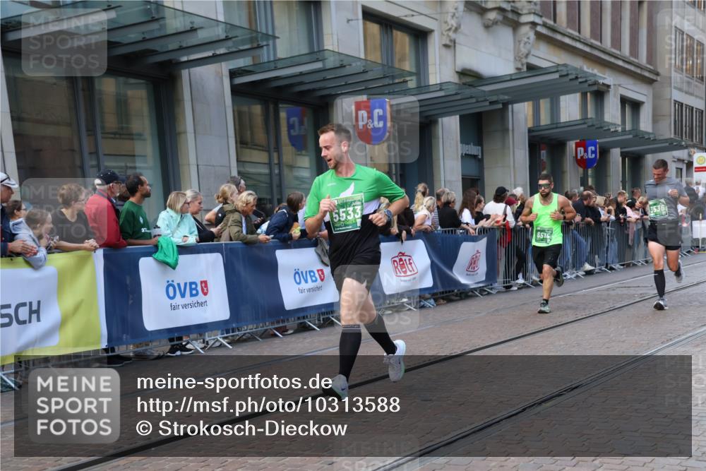 13.09.2026 - 21. swb-Marathon Bremen Strokosch-Dieckow http://msf.ph/oto/10313588 13.09.2026 13:15:26 Ziel 982, 1033, 1445, 2733, 3119, 3346, 3422, 3536, 3689, 3836, 3991, 4212, 4573, 4653, 5474, 5533, 5588, 5913, 6162, 6481, 6515, 7203, 7992, 9029, 9122, 9391, 9475, 9777, 13149, 13249, 1664, 3357, 3743, 4111, 4382, 4646, 4663, 4992, 5003, 5149, 5385, 6011, 6526, 6773, 6902, 7291, 7346, 7432, 7497, 7515, 7717, 7730, 8086, 8254, 8255, 9253, 9338, 9483, 13137, 13139 meine-sportfotos.de