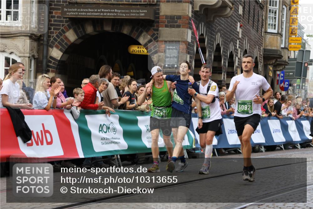 13.09.2026 - 21. swb-Marathon Bremen Strokosch-Dieckow http://msf.ph/oto/10313655 13.09.2026 13:05:24 Ziel 1336, 1822, 2297, 3196, 4729, 6708, 7102, 9495, 1301, 1562, 3242, 3271, 5199, 5725, 6579, 7141 meine-sportfotos.de