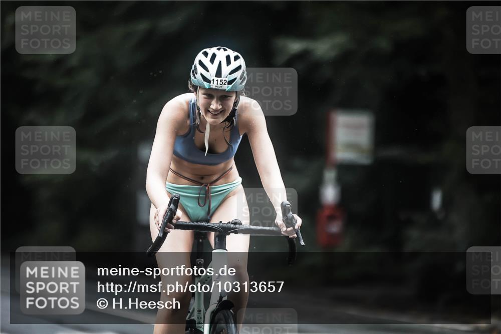 13.09.2026 - Stadtparktriathlon H.Heesch http://msf.ph/oto/10313657 13.09.2026 12:55:45 Radfahren 1152 meine-sportfotos.de