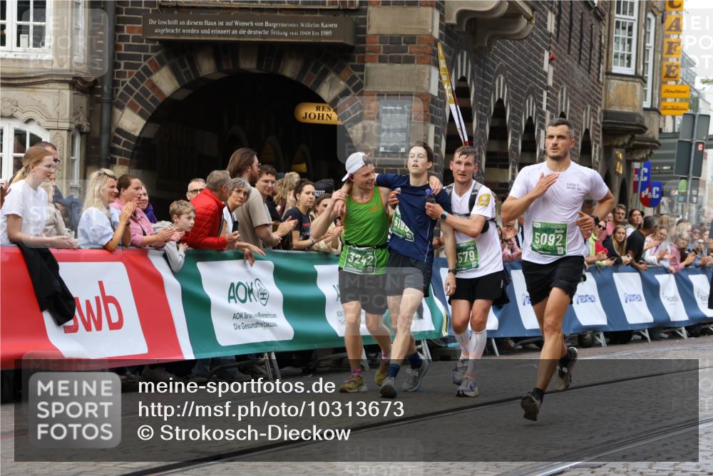 13.09.2026 - 21. swb-Marathon Bremen Strokosch-Dieckow http://msf.ph/oto/10313673 13.09.2026 13:05:24 Ziel 1336, 1822, 2297, 3196, 4729, 6708, 7102, 9495, 1301, 1562, 3242, 3271, 5199, 5725, 6579, 7141 meine-sportfotos.de