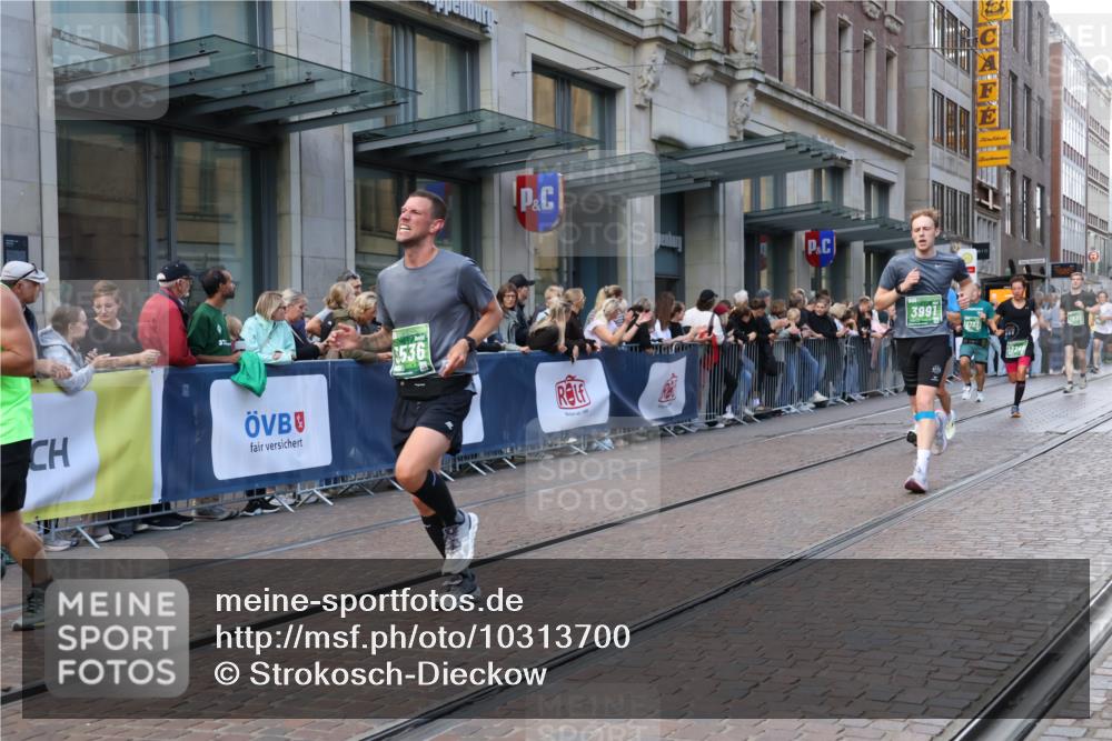13.09.2026 - 21. swb-Marathon Bremen Strokosch-Dieckow http://msf.ph/oto/10313700 13.09.2026 13:15:28 Ziel 145, 982, 1033, 1445, 2733, 3119, 3346, 3422, 3536, 3689, 3836, 3991, 4212, 4573, 4653, 4823, 5474, 5533, 5588, 5913, 6162, 6481, 6515, 7203, 7307, 7413, 9029, 9122, 9278, 9391, 9475, 9777, 13149, 13249, 1664, 3346, 3357, 3743, 4111, 4212, 4382, 4646, 4653, 4663, 4992, 5003, 5149, 5385, 6011, 6526, 6773, 6902, 7291, 7346, 7497, 7515, 7717, 7730, 7992, 8086, 8254, 8255, 9253, 9338, 9391, 9483, 13137, 13139 meine-sportfotos.de