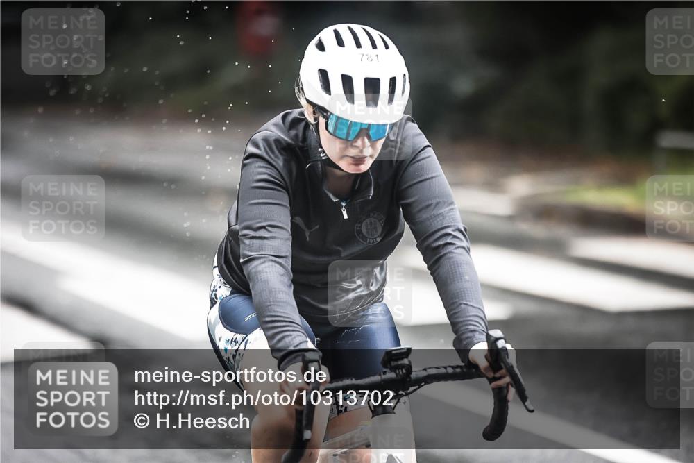 13.09.2026 - Stadtparktriathlon H.Heesch http://msf.ph/oto/10313702 13.09.2026 11:48:16 Radfahren 739, 781 meine-sportfotos.de