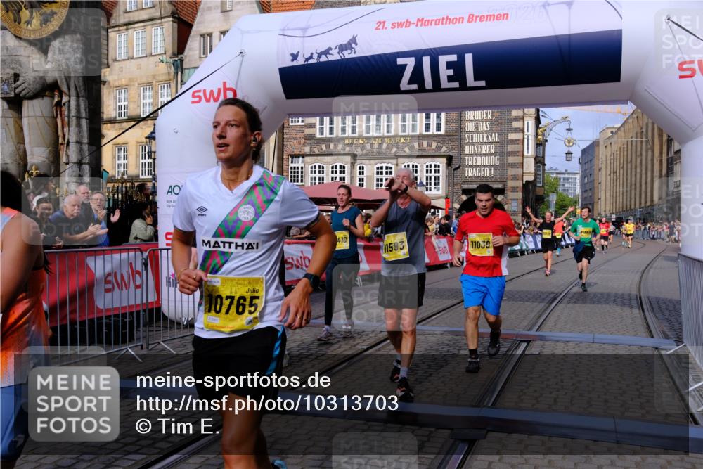 13.09.2026 - 21. swb-Marathon Bremen Tim E. http://msf.ph/oto/10313703 13.09.2026 10:54:48 Ziel 10067, 10146, 10410, 10503, 10577, 10631, 10704, 10749, 10765, 10837, 10884, 11039, 11099, 11389, 11593, 12038, 12265, 12328, 12467, 13526 meine-sportfotos.de