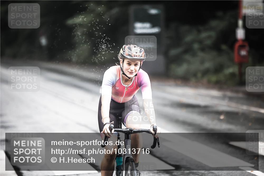 13.09.2026 - Stadtparktriathlon H.Heesch http://msf.ph/oto/10313716 13.09.2026 11:48:18 Radfahren 739, 781, 891, 897 meine-sportfotos.de