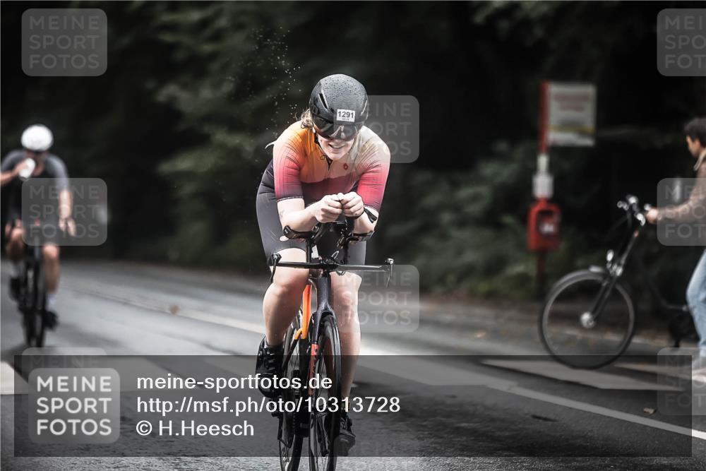 13.09.2026 - Stadtparktriathlon H.Heesch http://msf.ph/oto/10313728 13.09.2026 12:56:07 Radfahren 1200, 1234, 1291, 1297 meine-sportfotos.de