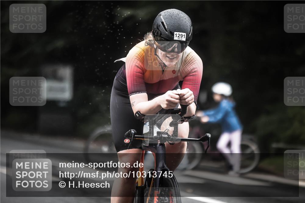 13.09.2026 - Stadtparktriathlon H.Heesch http://msf.ph/oto/10313745 13.09.2026 12:56:07 Radfahren 1200, 1234, 1291, 1297 meine-sportfotos.de