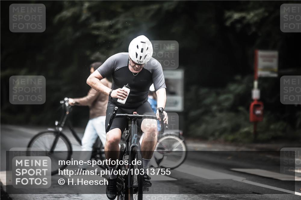 13.09.2026 - Stadtparktriathlon H.Heesch http://msf.ph/oto/10313755 13.09.2026 12:56:09 Radfahren 1191, 1200, 1234, 1291, 1297 meine-sportfotos.de