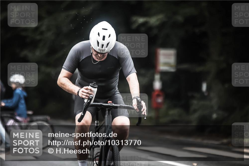 13.09.2026 - Stadtparktriathlon H.Heesch http://msf.ph/oto/10313770 13.09.2026 12:56:09 Radfahren 1191, 1200, 1234, 1291, 1297 meine-sportfotos.de