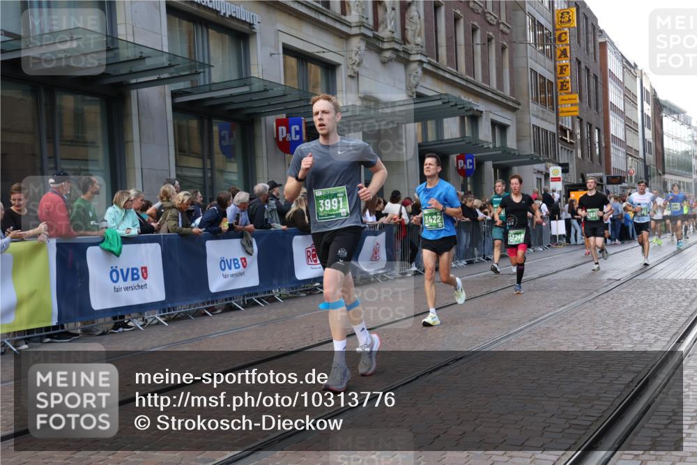 13.09.2026 - 21. swb-Marathon Bremen Strokosch-Dieckow http://msf.ph/oto/10313776 13.09.2026 13:15:30 Ziel 145, 982, 1033, 1955, 2733, 3119, 3149, 3422, 3536, 3689, 3836, 3991, 4573, 4823, 5430, 5474, 5533, 5588, 5913, 6162, 6481, 6515, 7307, 7413, 9029, 9122, 9278, 9475, 9777, 13149, 13249, 1445, 1664, 3346, 3357, 3743, 4111, 4212, 4646, 4653, 4663, 5003, 5149, 5385, 6011, 6162, 6526, 6773, 6902, 7203, 7291, 7346, 7497, 7515, 7717, 7730, 7992, 8086, 8254, 8255, 9253, 9391, 9483, 13137, 13139 meine-sportfotos.de