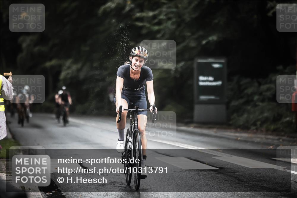 13.09.2026 - Stadtparktriathlon H.Heesch http://msf.ph/oto/10313791 13.09.2026 12:56:15 Radfahren 1154, 1191, 1260, 1268, 1297, 1426 meine-sportfotos.de