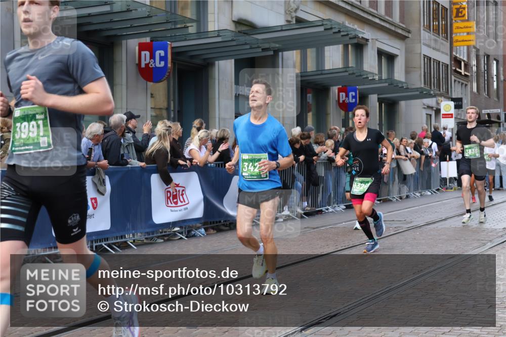 13.09.2026 - 21. swb-Marathon Bremen Strokosch-Dieckow http://msf.ph/oto/10313792 13.09.2026 13:15:30 Ziel 145, 982, 1033, 1955, 2733, 3119, 3149, 3422, 3536, 3689, 3836, 3991, 4573, 4823, 5430, 5474, 5533, 5588, 5913, 6162, 6481, 6515, 7307, 7413, 9029, 9122, 9278, 9475, 9777, 13149, 13249, 1445, 1664, 3346, 3357, 3743, 4111, 4212, 4646, 4653, 4663, 5003, 5149, 5385, 6011, 6162, 6526, 6773, 6902, 7203, 7291, 7346, 7497, 7515, 7717, 7730, 7992, 8086, 8254, 8255, 9253, 9391, 9483, 13137, 13139 meine-sportfotos.de