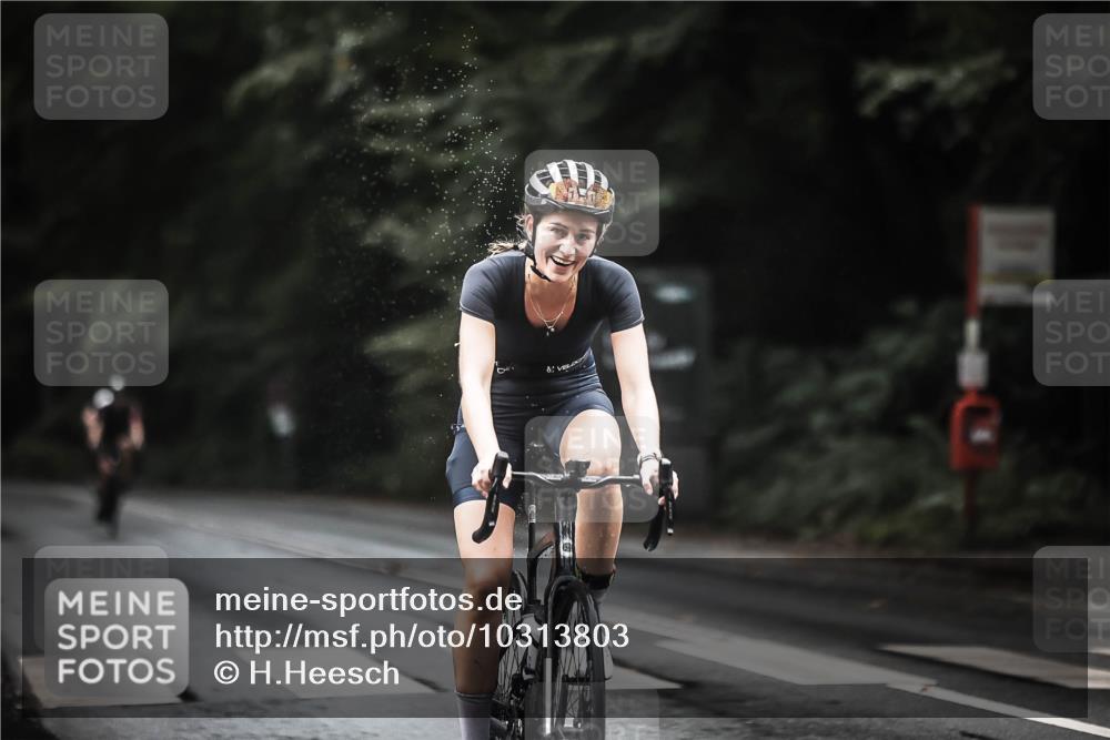 13.09.2026 - Stadtparktriathlon H.Heesch http://msf.ph/oto/10313803 13.09.2026 12:56:15 Radfahren 1154, 1191, 1260, 1268, 1297, 1426 meine-sportfotos.de