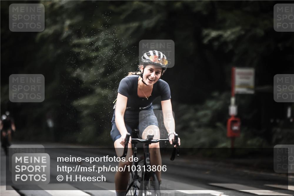 13.09.2026 - Stadtparktriathlon H.Heesch http://msf.ph/oto/10313806 13.09.2026 12:56:15 Radfahren 1154, 1191, 1260, 1268, 1297, 1426 meine-sportfotos.de