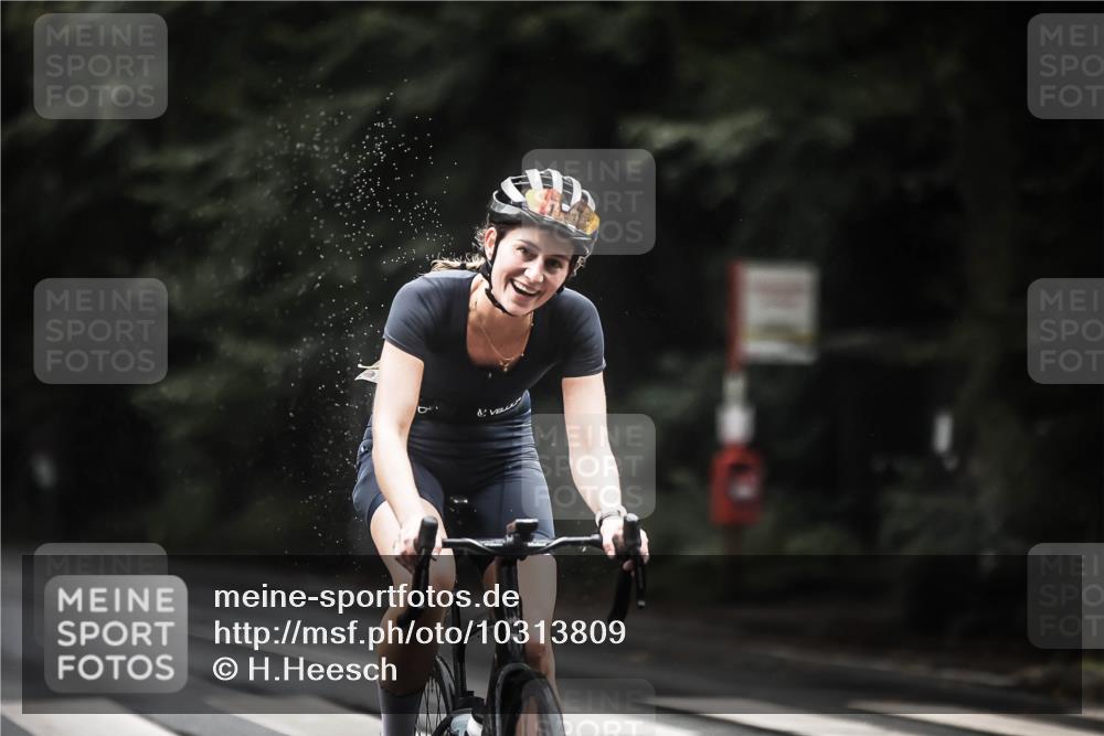 13.09.2026 - Stadtparktriathlon H.Heesch http://msf.ph/oto/10313809 13.09.2026 12:56:15 Radfahren 1154, 1191, 1260, 1268, 1297, 1426 meine-sportfotos.de