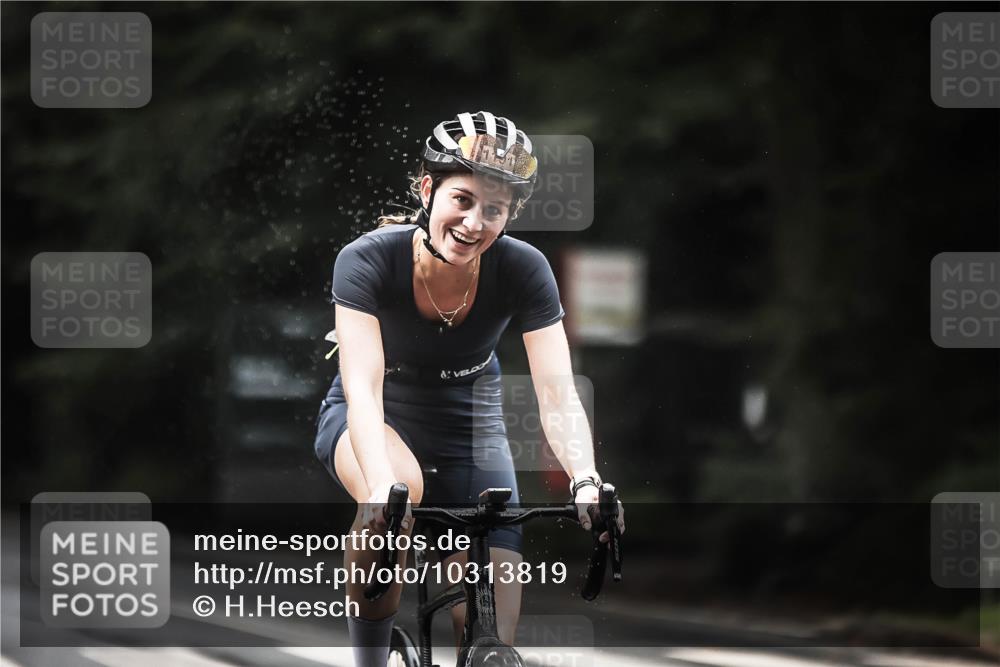 13.09.2026 - Stadtparktriathlon H.Heesch http://msf.ph/oto/10313819 13.09.2026 12:56:16 Radfahren 1154, 1191, 1260, 1268, 1426 meine-sportfotos.de