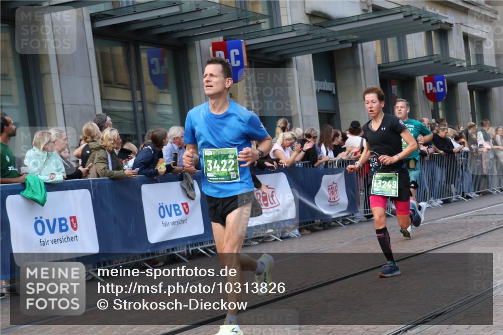 13.09.2026 - 21. swb-Marathon Bremen Strokosch-Dieckow http://msf.ph/oto/10313826 13.09.2026 13:15:31 Ziel 145, 982, 1033, 1955, 2733, 3119, 3149, 3422, 3536, 3689, 3836, 3991, 4573, 4823, 5430, 5474, 5533, 5588, 5913, 6481, 6515, 7307, 7413, 9029, 9122, 9278, 9475, 9777, 13149, 13249, 1445, 1664, 3346, 3357, 3743, 4111, 4212, 4646, 4653, 4663, 5003, 5149, 5385, 6011, 6162, 6526, 6773, 6902, 7203, 7291, 7346, 7497, 7515, 7717, 7730, 7992, 8086, 8254, 8255, 9029, 9253, 9391, 9483, 9777, 13137, 13139 meine-sportfotos.de