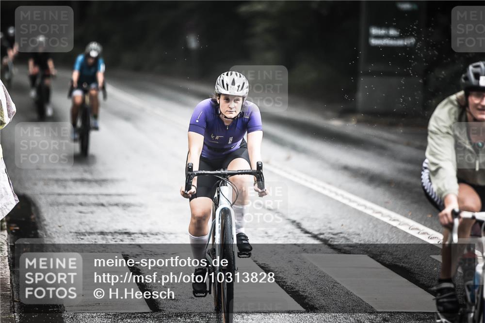 13.09.2026 - Stadtparktriathlon H.Heesch http://msf.ph/oto/10313828 13.09.2026 11:48:33 Radfahren 741, 748, 757, 774, 842, 884 meine-sportfotos.de