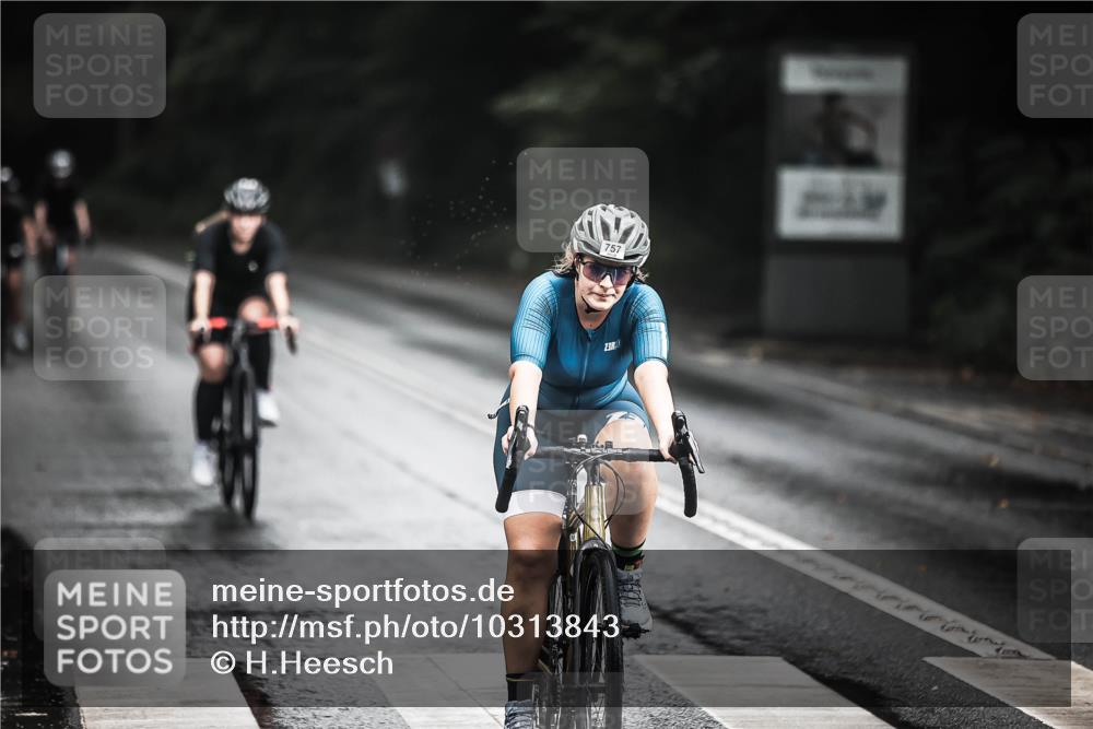 13.09.2026 - Stadtparktriathlon H.Heesch http://msf.ph/oto/10313843 13.09.2026 11:48:36 Radfahren 737, 741, 748, 757, 774, 825, 884 meine-sportfotos.de