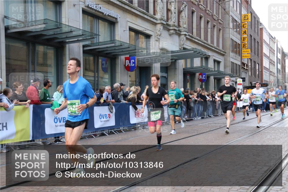 13.09.2026 - 21. swb-Marathon Bremen Strokosch-Dieckow http://msf.ph/oto/10313846 13.09.2026 13:15:31 Ziel 145, 982, 1033, 1955, 2733, 3119, 3149, 3422, 3536, 3689, 3836, 3991, 4573, 4823, 5430, 5474, 5533, 5588, 5913, 6481, 6515, 7307, 7413, 9029, 9122, 9278, 9475, 9777, 13149, 13249, 1445, 1664, 3346, 3357, 3743, 4111, 4212, 4646, 4653, 4663, 5003, 5149, 5385, 6011, 6162, 6526, 6773, 6902, 7203, 7291, 7346, 7497, 7515, 7717, 7730, 7992, 8086, 8254, 8255, 9029, 9253, 9391, 9483, 9777, 13137, 13139 meine-sportfotos.de