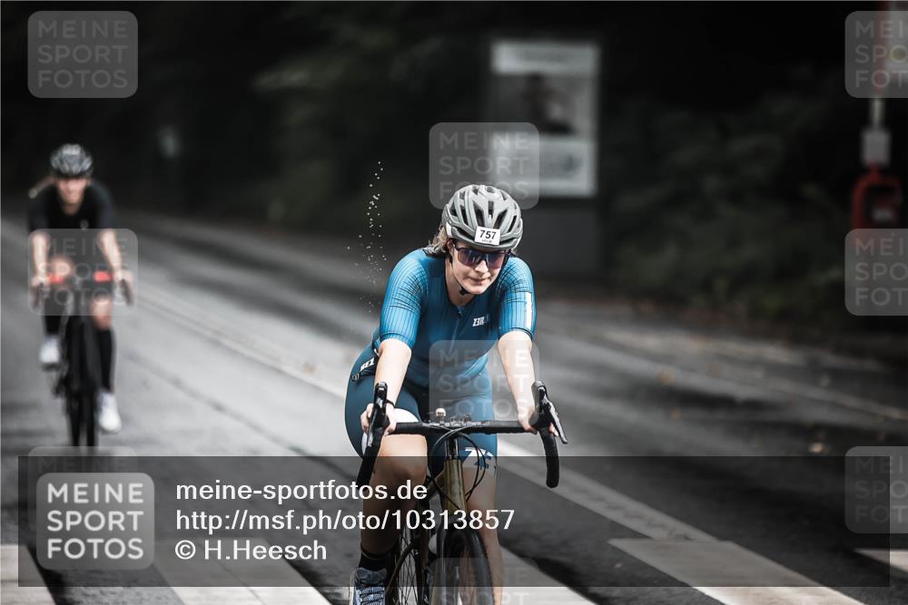 13.09.2026 - Stadtparktriathlon H.Heesch http://msf.ph/oto/10313857 13.09.2026 11:48:36 Radfahren 737, 741, 748, 757, 774, 825, 884 meine-sportfotos.de