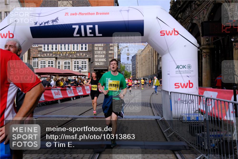 13.09.2026 - 21. swb-Marathon Bremen Tim E. http://msf.ph/oto/10313863 13.09.2026 10:54:51 Ziel 10067, 10146, 10410, 10608, 10631, 10704, 10765, 10884, 11039, 11174, 11389, 11593, 11874, 12038, 12265, 12328, 12467, 12519, 13526 meine-sportfotos.de