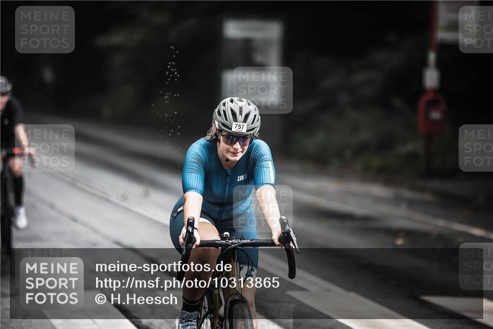 13.09.2026 - Stadtparktriathlon H.Heesch http://msf.ph/oto/10313865 13.09.2026 11:48:36 Radfahren 737, 741, 748, 757, 774, 825, 884 meine-sportfotos.de