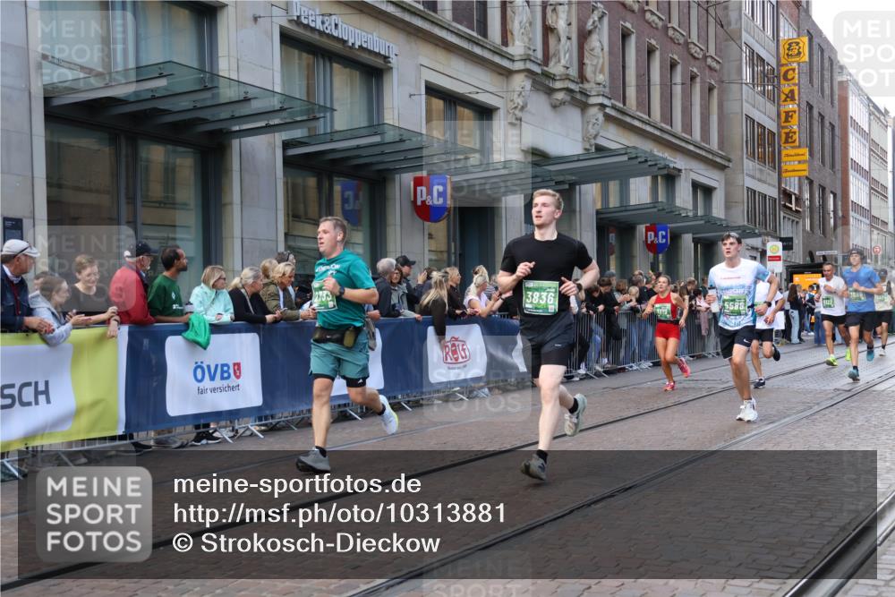 13.09.2026 - 21. swb-Marathon Bremen Strokosch-Dieckow http://msf.ph/oto/10313881 13.09.2026 13:15:32 Ziel 145, 982, 1033, 1955, 2733, 3119, 3149, 3422, 3536, 3689, 3836, 3991, 4573, 4823, 5430, 5474, 5533, 5588, 5913, 6481, 6515, 7307, 7413, 9122, 9278, 9475, 13149, 13249, 1445, 3346, 3357, 3743, 4111, 4212, 4646, 4653, 4663, 5003, 5385, 6011, 6162, 6526, 6773, 6902, 7203, 7291, 7346, 7497, 7515, 7717, 7730, 7992, 8086, 8254, 8255, 9029, 9253, 9391, 9483, 9777, 13137, 13139 meine-sportfotos.de