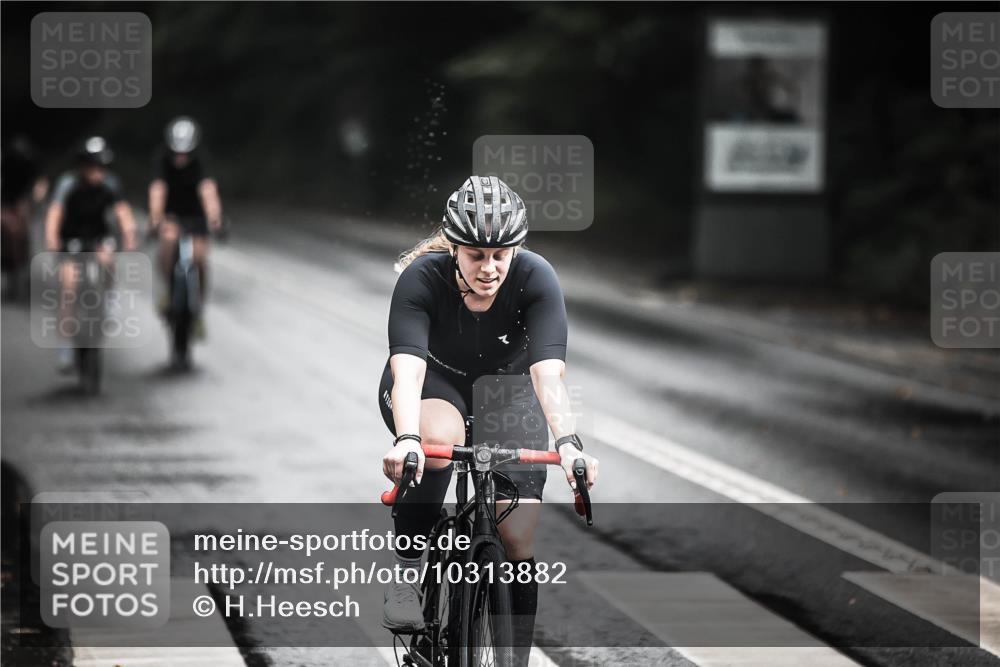 13.09.2026 - Stadtparktriathlon H.Heesch http://msf.ph/oto/10313882 13.09.2026 11:48:38 Radfahren 737, 741, 748, 757, 766, 774, 825, 884 meine-sportfotos.de