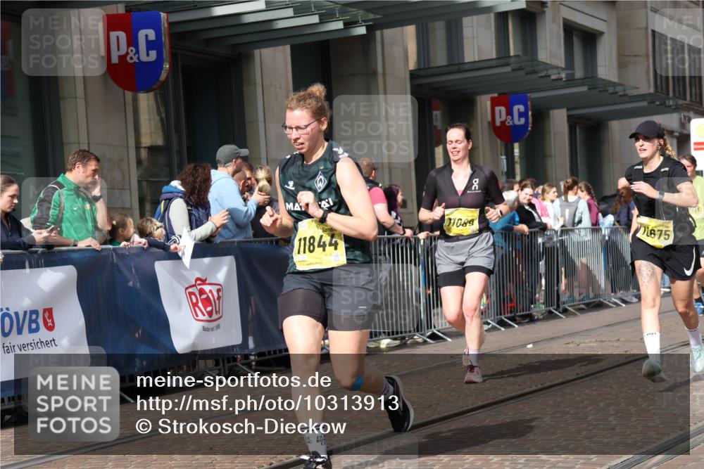 13.09.2026 - 21. swb-Marathon Bremen Strokosch-Dieckow http://msf.ph/oto/10313913 13.09.2026 10:56:23 Ziel 10240, 10356, 10372, 10486, 10540, 10610, 10721, 10771, 10824, 10888, 10936, 11064, 11069, 11349, 11407, 11474, 11601, 11844, 11855, 11871, 11872, 11911, 11996, 12284, 12434, 12543, 10184, 10211, 10246, 10322, 10365, 10443, 10670, 10675, 10699, 10844, 10949, 10957, 10960, 11219, 11256, 11280, 11317, 11570, 11693, 11782, 11795, 11844, 12452, 12476 meine-sportfotos.de