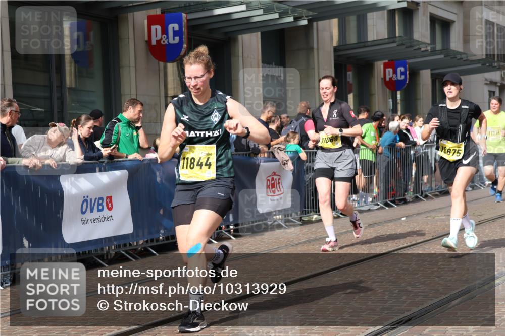 13.09.2026 - 21. swb-Marathon Bremen Strokosch-Dieckow http://msf.ph/oto/10313929 13.09.2026 10:56:23 Ziel 10240, 10356, 10372, 10486, 10540, 10610, 10721, 10771, 10824, 10888, 10936, 11064, 11069, 11349, 11407, 11474, 11601, 11844, 11855, 11871, 11872, 11911, 11996, 12284, 12434, 12543, 10184, 10211, 10246, 10322, 10365, 10443, 10670, 10675, 10699, 10844, 10949, 10957, 10960, 11219, 11256, 11280, 11317, 11570, 11693, 11782, 11795, 11844, 12452, 12476 meine-sportfotos.de