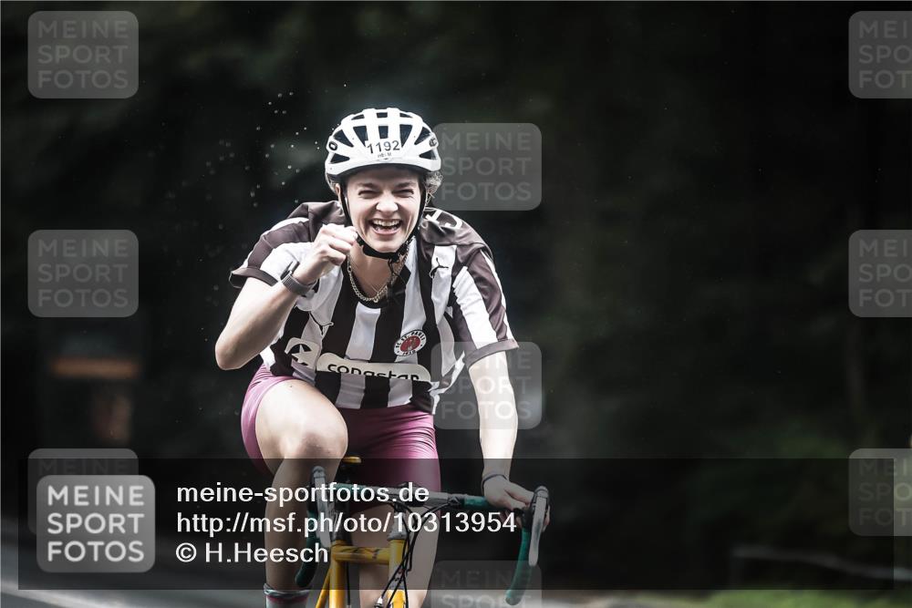 13.09.2026 - Stadtparktriathlon H.Heesch http://msf.ph/oto/10313954 13.09.2026 12:56:28 Radfahren 1156, 1164, 1192, 1202, 1208, 1275, 1366 meine-sportfotos.de