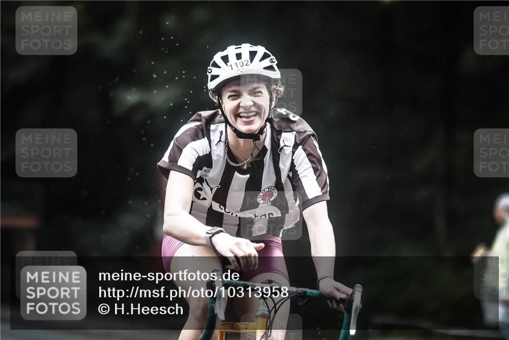 13.09.2026 - Stadtparktriathlon H.Heesch http://msf.ph/oto/10313958 13.09.2026 12:56:28 Radfahren 1156, 1164, 1192, 1202, 1208, 1275, 1366 meine-sportfotos.de