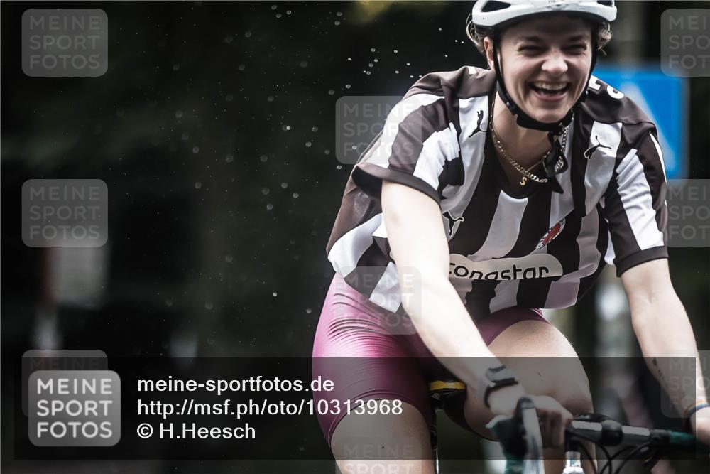 13.09.2026 - Stadtparktriathlon H.Heesch http://msf.ph/oto/10313968 13.09.2026 12:56:28 Radfahren 1156, 1164, 1192, 1202, 1208, 1275, 1366 meine-sportfotos.de