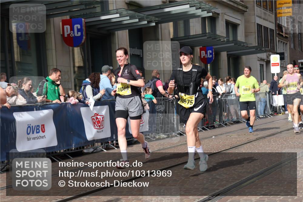 13.09.2026 - 21. swb-Marathon Bremen Strokosch-Dieckow http://msf.ph/oto/10313969 13.09.2026 10:56:24 Ziel 10240, 10356, 10372, 10486, 10540, 10610, 10721, 10771, 10824, 10888, 10936, 11064, 11069, 11349, 11407, 11474, 11601, 11855, 11871, 11872, 11911, 11996, 12284, 12434, 12543, 10184, 10211, 10246, 10322, 10365, 10443, 10670, 10675, 10699, 10844, 10949, 10957, 10960, 11219, 11256, 11280, 11317, 11570, 11693, 11782, 11795, 11844, 11855, 12452, 12476 meine-sportfotos.de