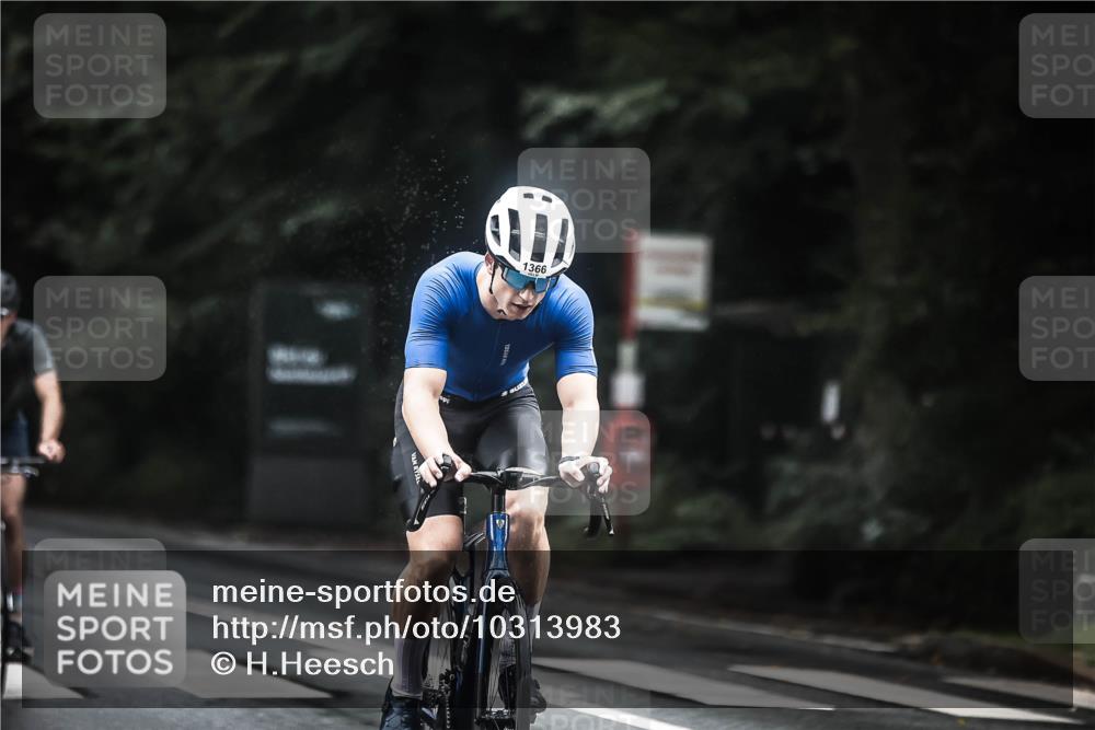 13.09.2026 - Stadtparktriathlon H.Heesch http://msf.ph/oto/10313983 13.09.2026 12:56:29 Radfahren 1156, 1164, 1192, 1202, 1208, 1275, 1366 meine-sportfotos.de