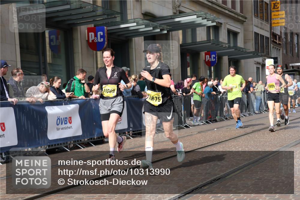 13.09.2026 - 21. swb-Marathon Bremen Strokosch-Dieckow http://msf.ph/oto/10313990 13.09.2026 10:56:24 Ziel 10240, 10356, 10372, 10486, 10540, 10610, 10721, 10771, 10824, 10888, 10936, 11064, 11069, 11349, 11407, 11474, 11601, 11855, 11871, 11872, 11911, 11996, 12284, 12434, 12543, 10184, 10211, 10246, 10322, 10365, 10443, 10670, 10675, 10699, 10844, 10949, 10957, 10960, 11219, 11256, 11280, 11317, 11570, 11693, 11782, 11795, 11844, 11855, 12452, 12476 meine-sportfotos.de