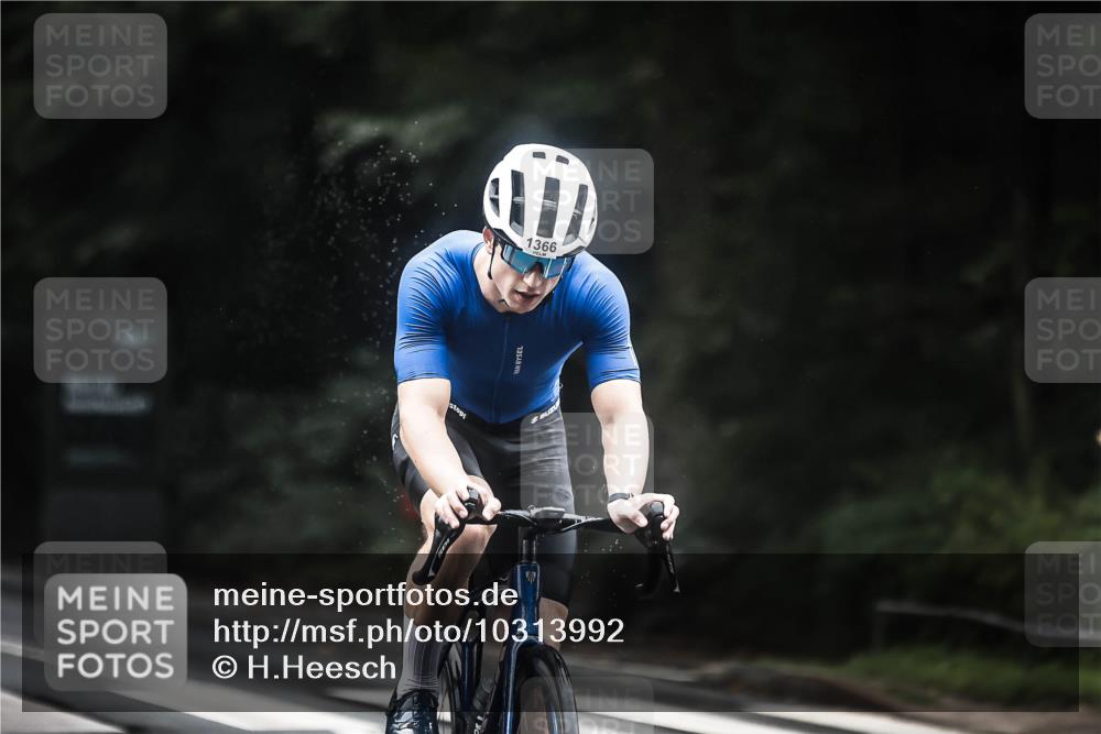 13.09.2026 - Stadtparktriathlon H.Heesch http://msf.ph/oto/10313992 13.09.2026 12:56:30 Radfahren 1156, 1164, 1192, 1202, 1208, 1253, 1366, 1389 meine-sportfotos.de