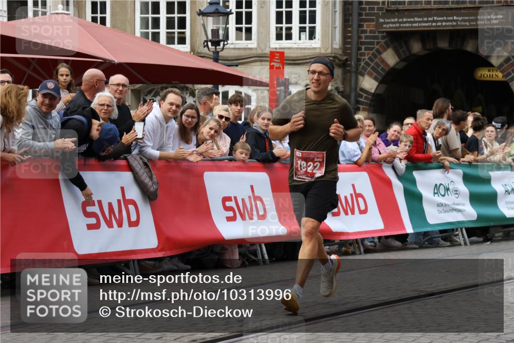 13.09.2026 - 21. swb-Marathon Bremen Strokosch-Dieckow http://msf.ph/oto/10313996 13.09.2026 13:05:36 Ziel 439, 1822, 2297, 3365, 4025, 4729, 5092, 7102, 9273, 1017, 1301, 1562, 1745, 1879, 2538, 3520, 4157, 6025, 8706, 8973, 9010 meine-sportfotos.de