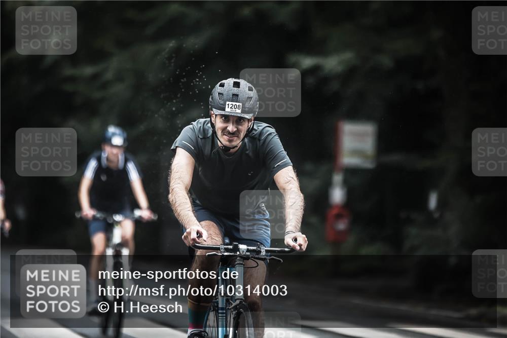 13.09.2026 - Stadtparktriathlon H.Heesch http://msf.ph/oto/10314003 13.09.2026 12:56:31 Radfahren 1156, 1164, 1192, 1202, 1208, 1253, 1271, 1366, 1389 meine-sportfotos.de