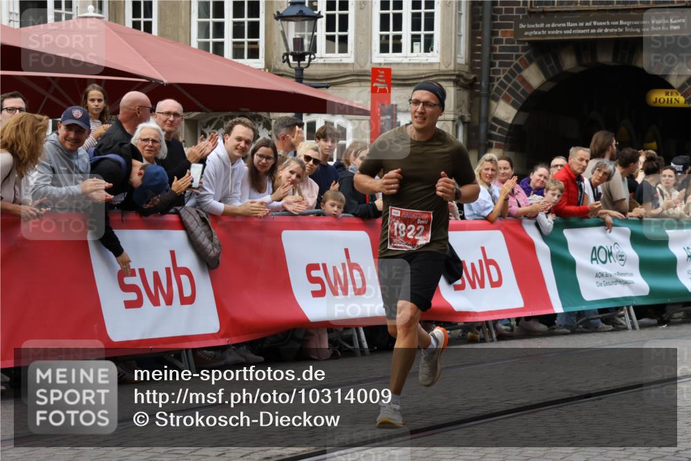 13.09.2026 - 21. swb-Marathon Bremen Strokosch-Dieckow http://msf.ph/oto/10314009 13.09.2026 13:05:36 Ziel 439, 1822, 2297, 3365, 4025, 4729, 5092, 7102, 9273, 1017, 1301, 1562, 1745, 1879, 2538, 3520, 4157, 6025, 8706, 8973, 9010 meine-sportfotos.de