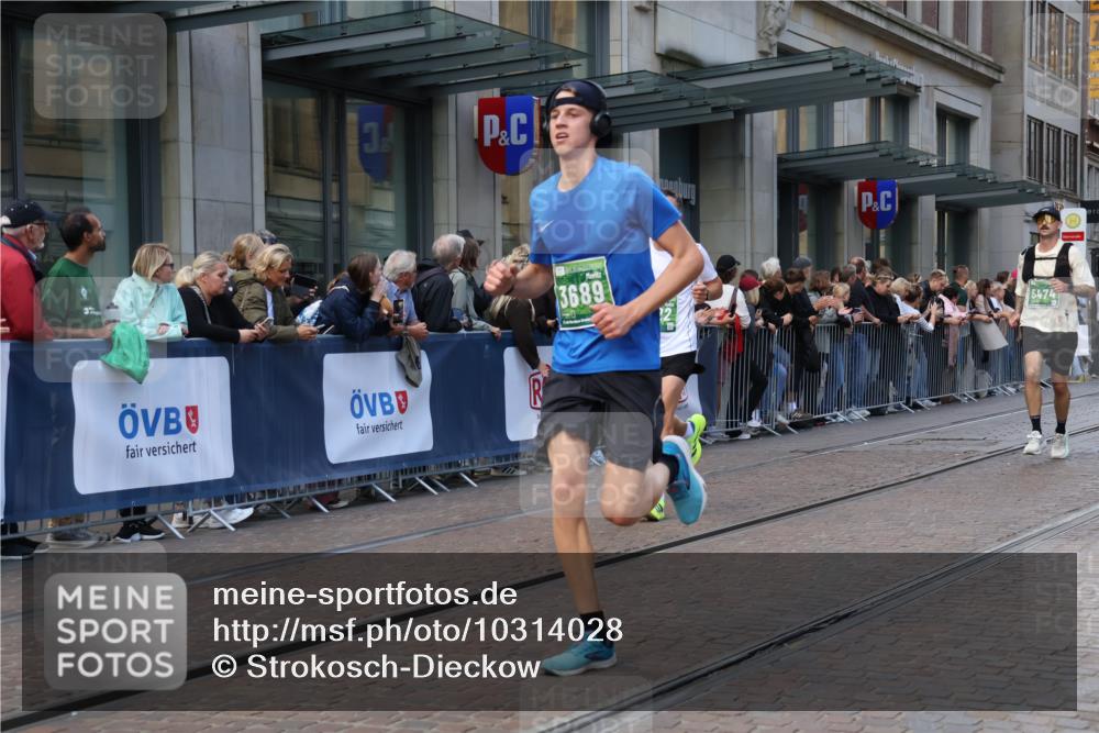 13.09.2026 - 21. swb-Marathon Bremen Strokosch-Dieckow http://msf.ph/oto/10314028 13.09.2026 13:15:35 Ziel 145, 982, 1033, 1955, 2623, 2733, 3119, 3149, 3422, 3536, 3689, 3836, 3991, 4128, 4573, 4823, 5430, 5474, 5533, 5588, 5913, 6481, 6515, 7307, 7413, 8487, 9122, 9278, 13149, 13249, 1033, 1445, 3346, 3743, 4111, 4212, 4646, 4653, 4663, 6011, 6162, 6526, 7203, 7291, 7346, 7717, 7730, 7992, 8086, 8254, 8255, 9029, 9391, 9475, 9777 meine-sportfotos.de