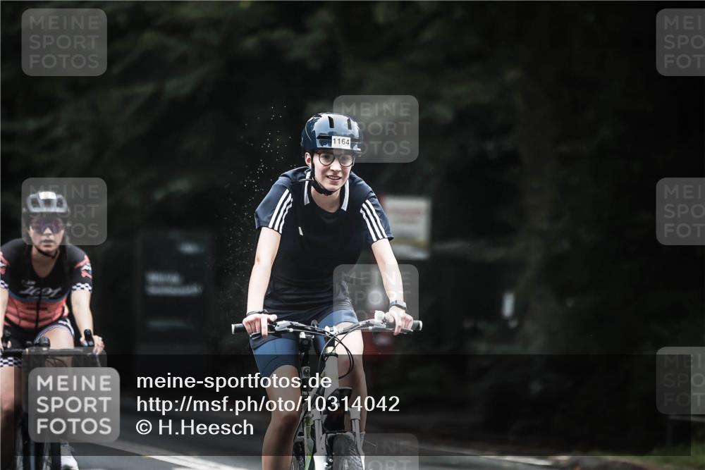 13.09.2026 - Stadtparktriathlon H.Heesch http://msf.ph/oto/10314042 13.09.2026 12:56:32 Radfahren 1156, 1164, 1192, 1202, 1208, 1253, 1271, 1366, 1389 meine-sportfotos.de