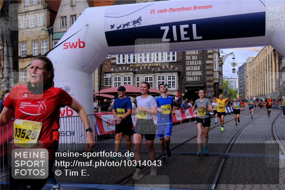 13.09.2026 - 21. swb-Marathon Bremen Tim E. http://msf.ph/oto/10314043 13.09.2026 10:54:58 Ziel 10146, 10410, 10589, 10608, 10704, 10765, 11039, 11040, 11174, 11389, 11569, 11874, 12038, 12467, 12519, 12800, 13526 meine-sportfotos.de