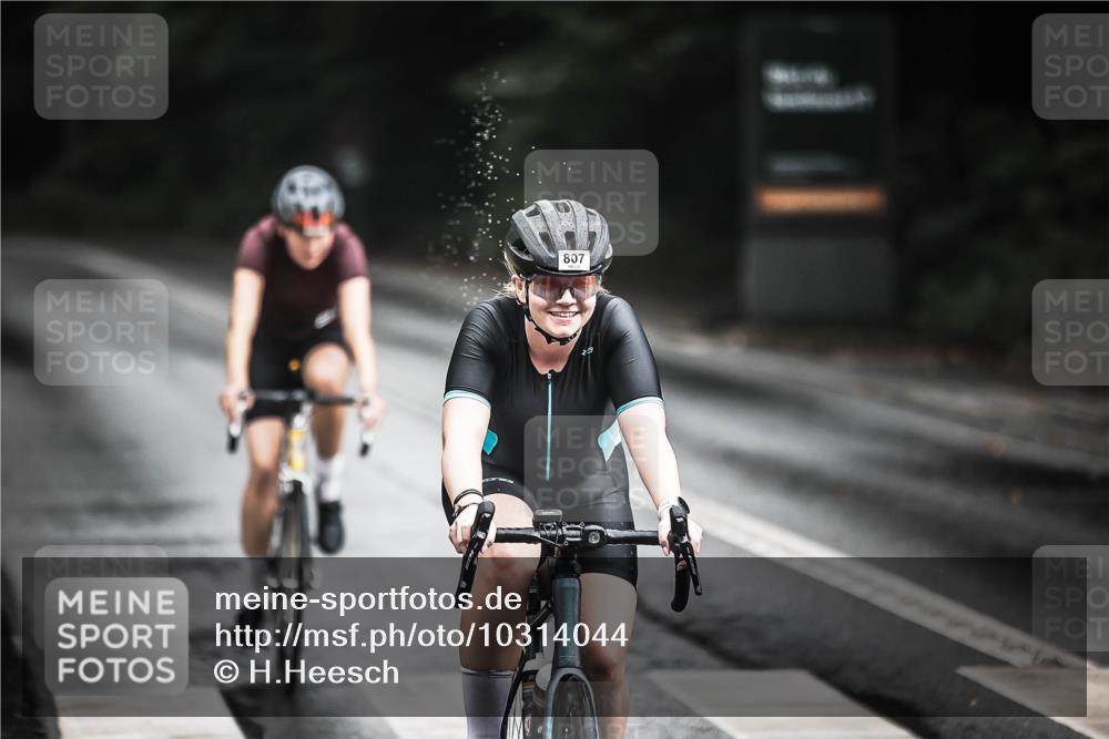 13.09.2026 - Stadtparktriathlon H.Heesch http://msf.ph/oto/10314044 13.09.2026 11:48:47 Radfahren 737, 766, 787, 804, 807, 825, 867 meine-sportfotos.de