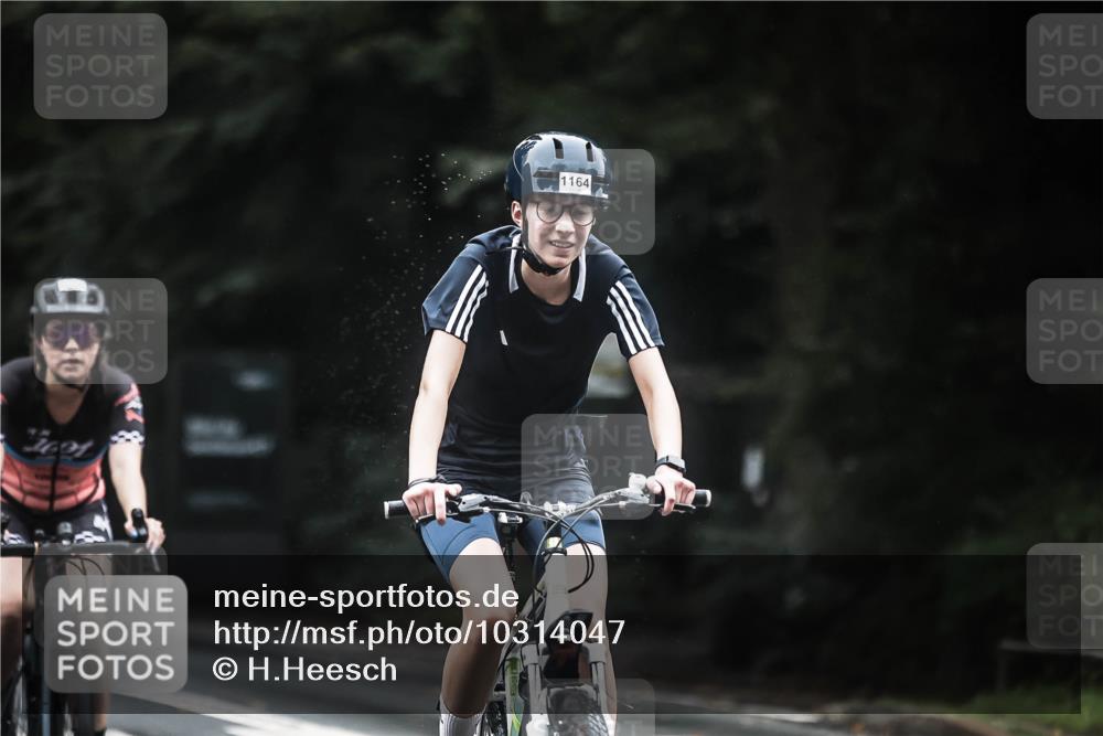 13.09.2026 - Stadtparktriathlon H.Heesch http://msf.ph/oto/10314047 13.09.2026 12:56:32 Radfahren 1156, 1164, 1192, 1202, 1208, 1253, 1271, 1366, 1389 meine-sportfotos.de